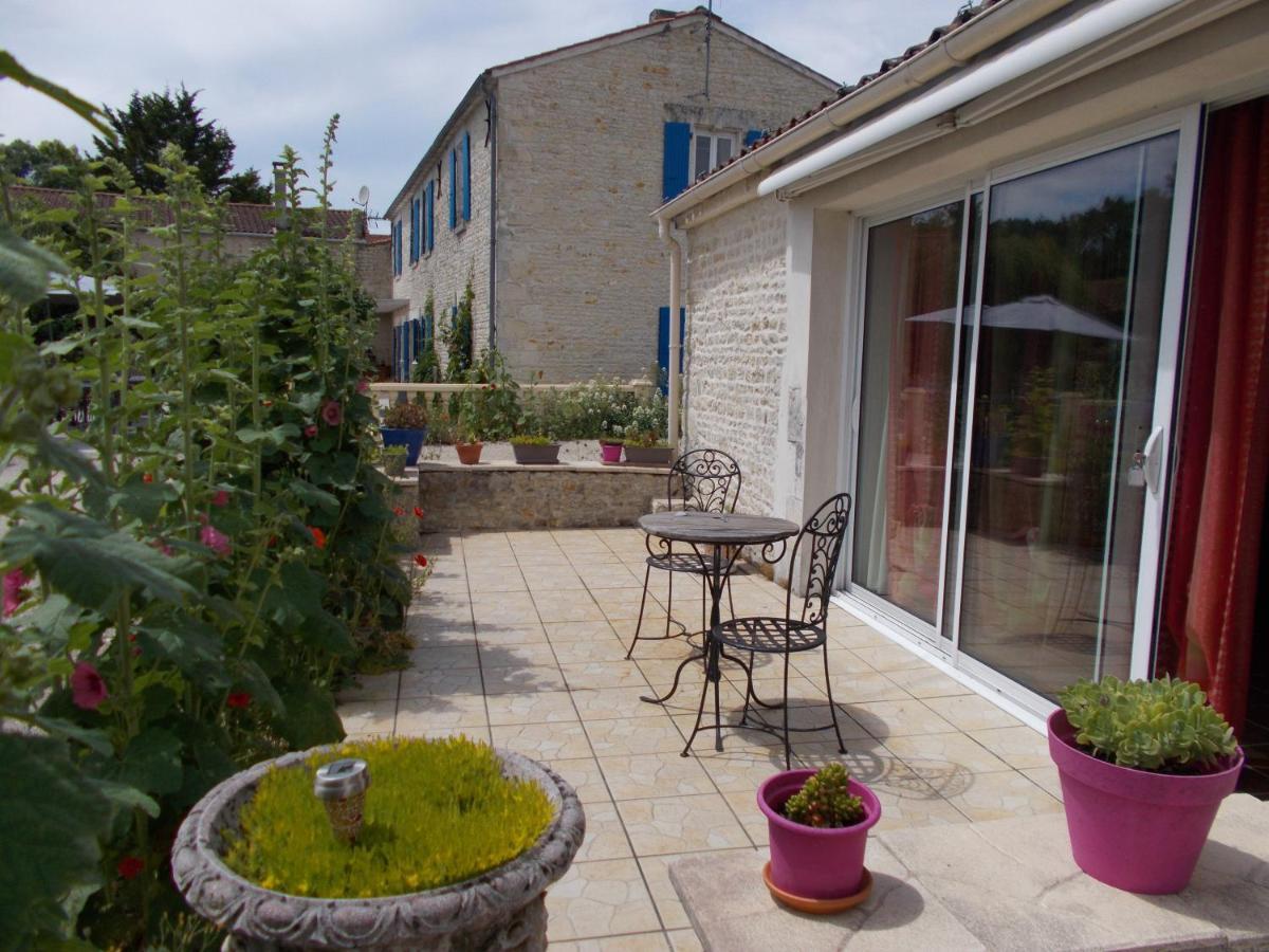 Le Clos Des Palmiers Saint-Ouen-d'Aunis Exterior photo