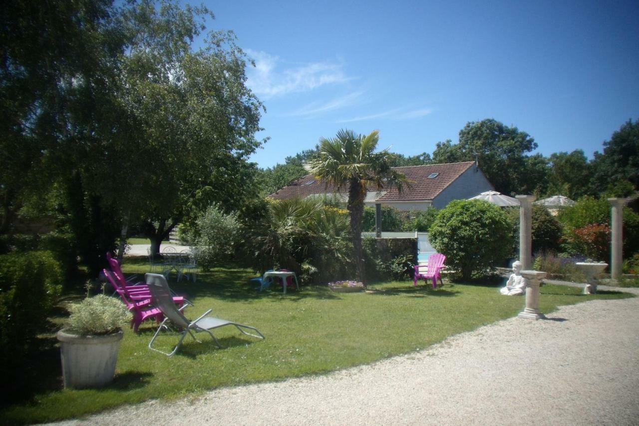 Le Clos Des Palmiers Bed & Breakfast Saint-Ouen-d'Aunis Exterior photo